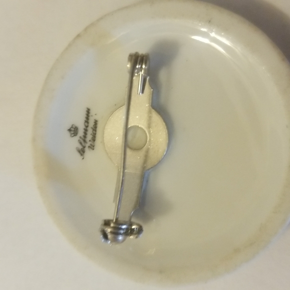 Porcelain Pin - Picture 2 of 3